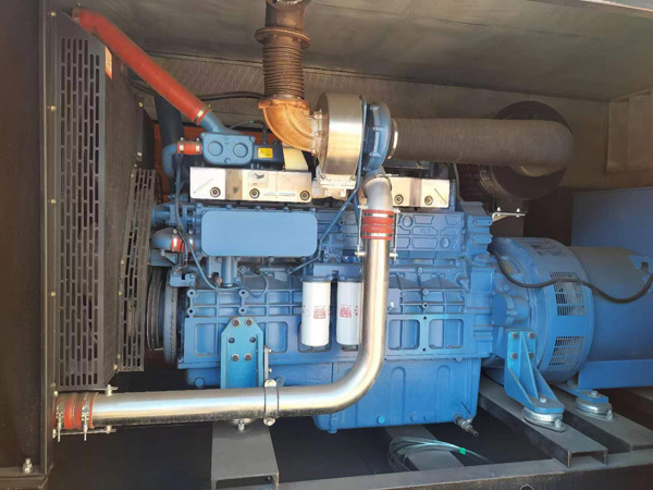 嘉陵燃油消耗率与进气温度的具体关系是什么？