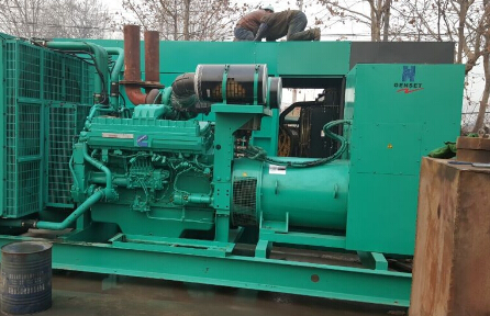 嘉陵发电机组如何判断水冷式机油散热器内部是否需要清洗？