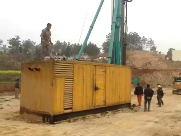 嘉陵如何判断水冷式机油散热器密封件是否需要更换？